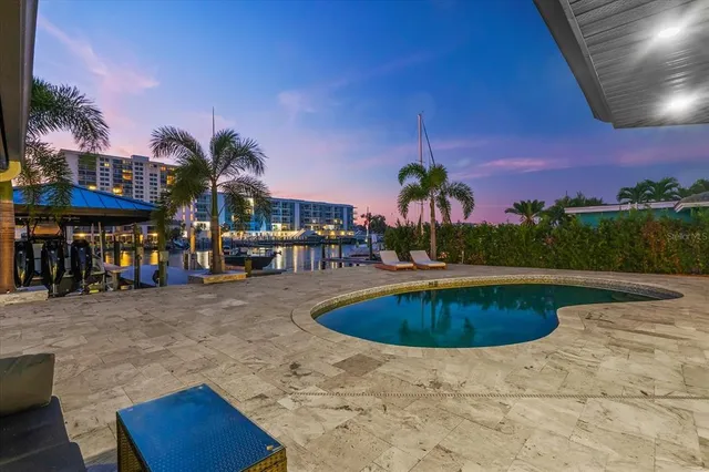 $2,800,000 | 330 Leeward Island, Clearwater Beach, FL 33767