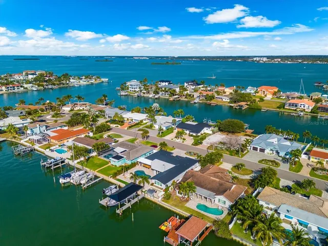 $2,800,000 | 330 Leeward Island, Clearwater Beach, FL 33767