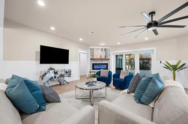 $2,800,000 | 330 Leeward Island, Clearwater Beach, FL 33767