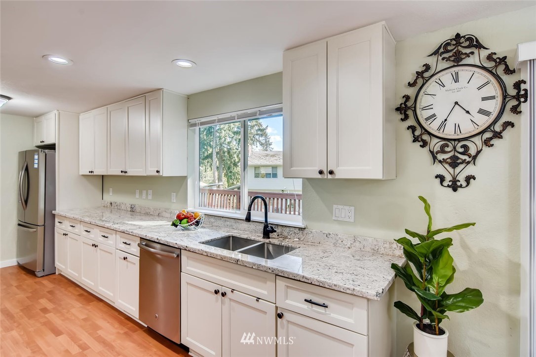 2330 167th Place Southeast Bothell, WA 98012 - Photo 12 of 40 Gallery Image 12