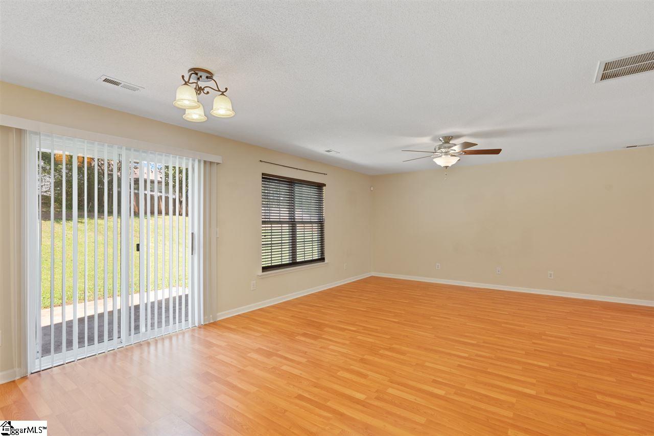 214 Rivereen Way Simpsonville, SC 29680 - Photo 10 of 29 Gallery Image 10