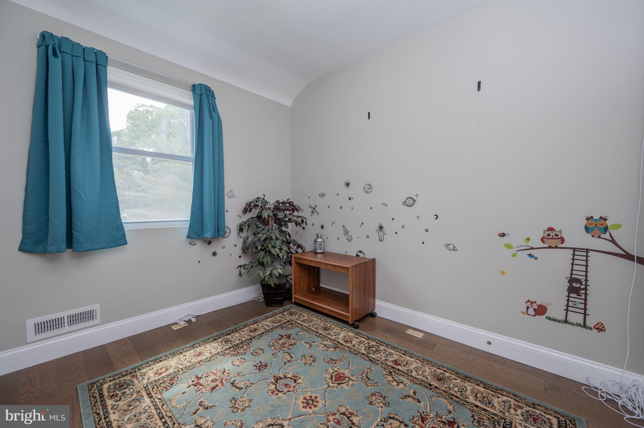 211 Boswell Road Baltimore, MD 21229 - Photo 20 of 39 Bedroom
