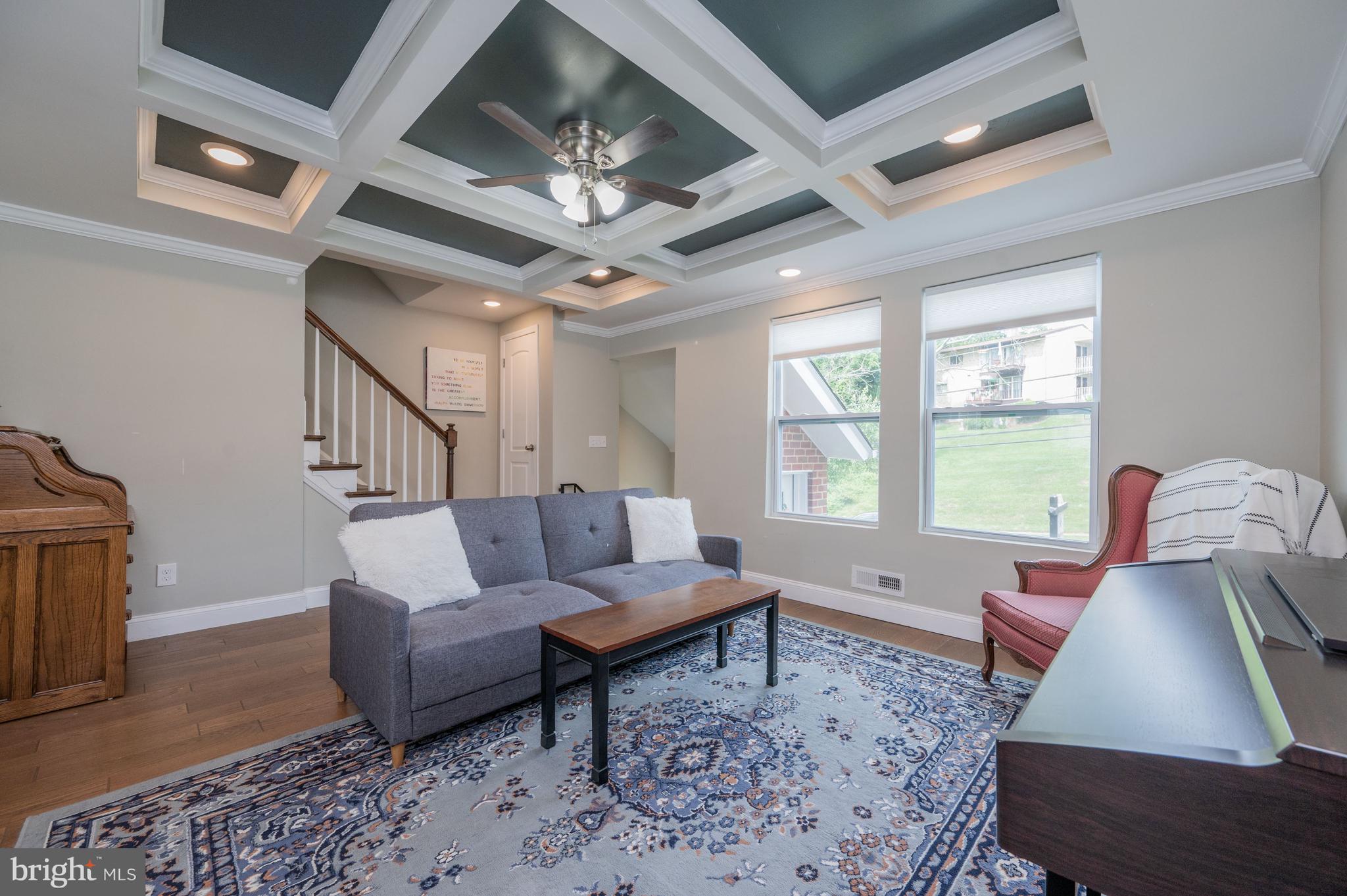 211 Boswell Road Baltimore, MD 21229 - Photo 6 of 39 Living Room