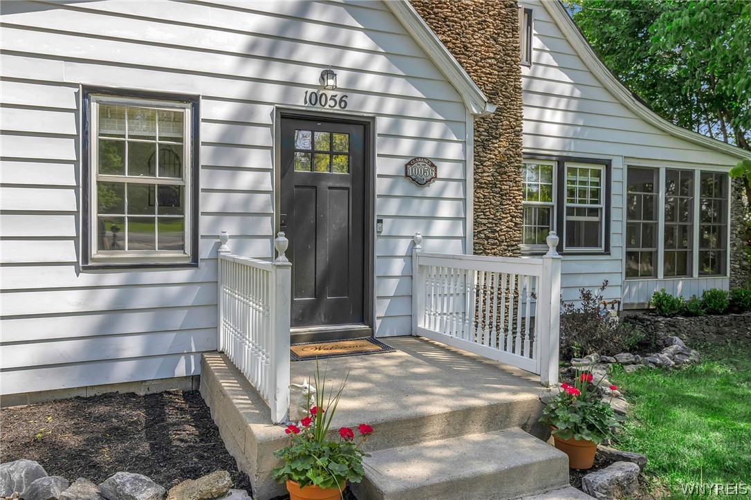 10056 Greiner Road Clarence, NY 14031 - Photo 3 of 45