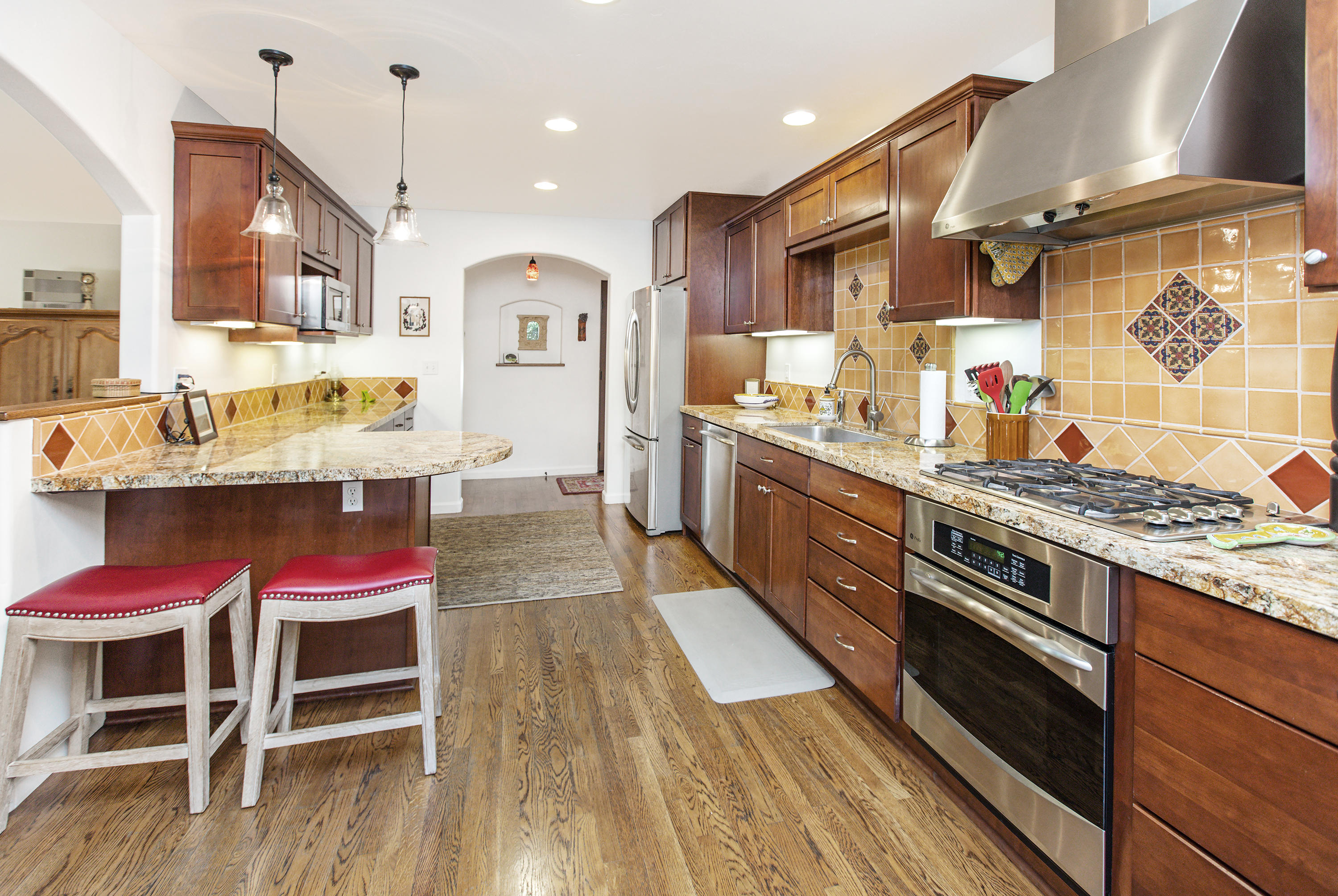 724 Grove Lane Santa Barbara, CA 93105 - Photo 7 of 15 Kitchen #1