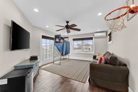 $4,799,000 | 25 South 36th Avenue, Longport, NJ 08403