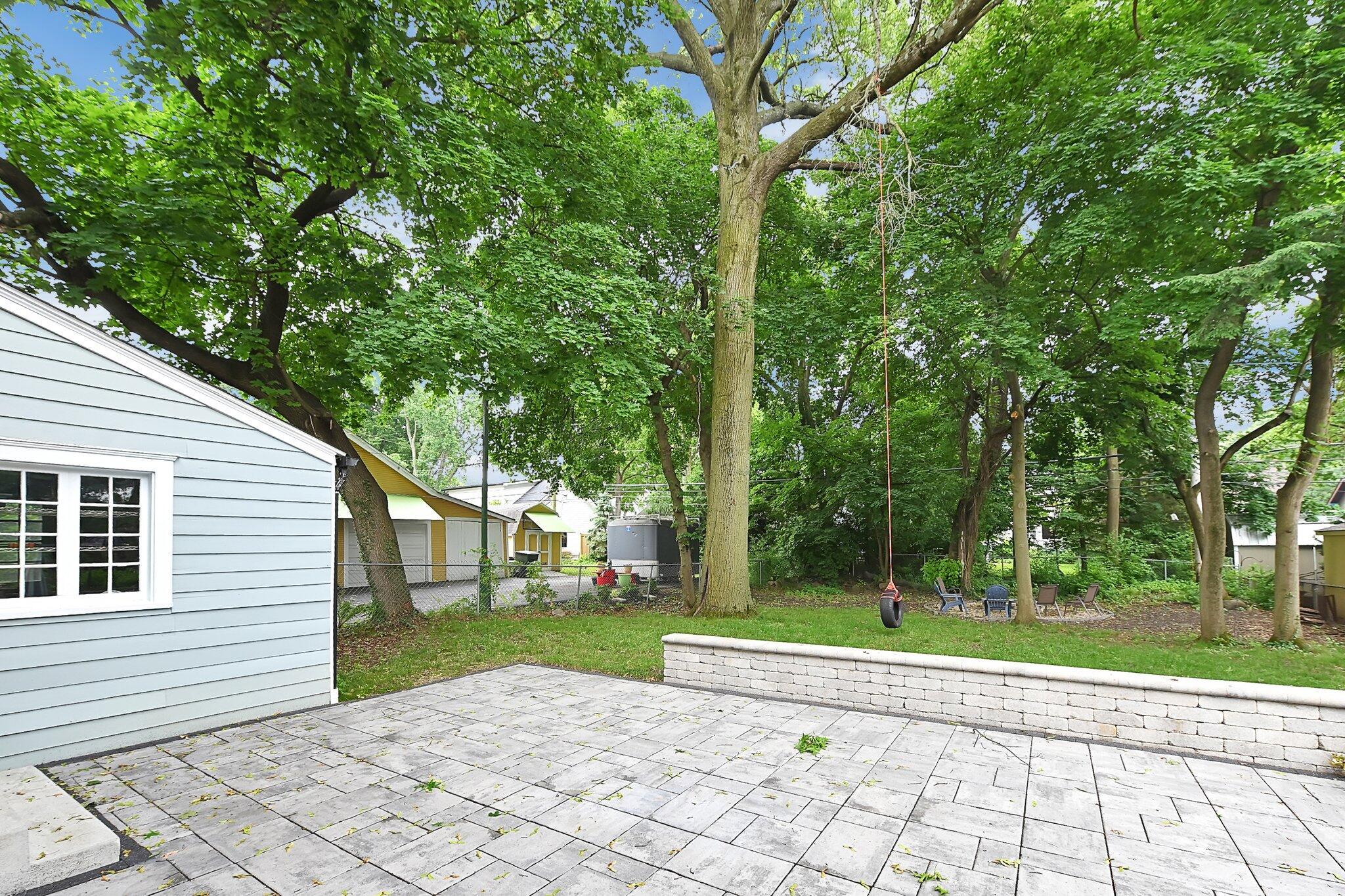 51 Glencoe Road Columbus, OH 43214 - Photo 34 of 41 Back Patio