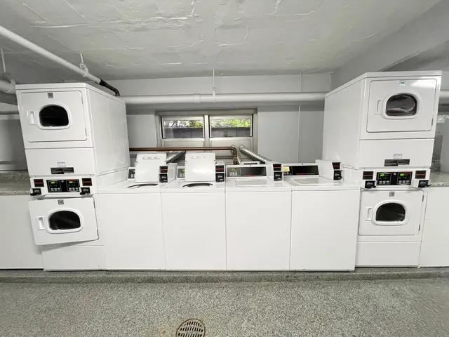 $1,500 | 4950 North Marine Drive, Unit 209, Chicago, IL 60640