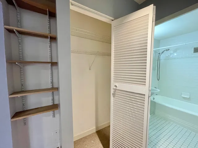 $1,500 | 4950 North Marine Drive, Unit 209, Chicago, IL 60640
