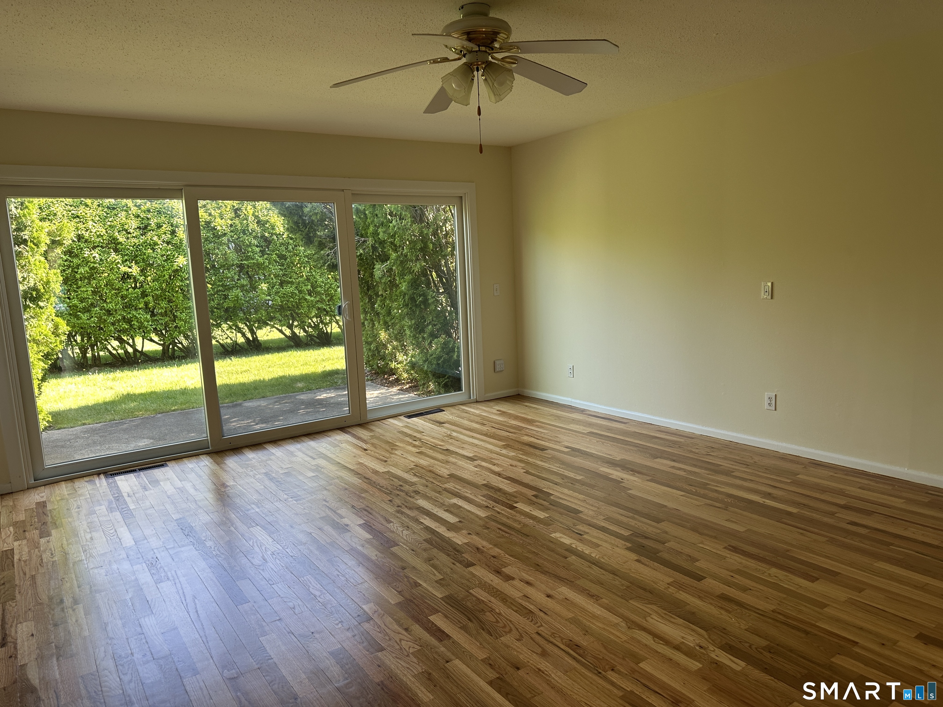 109 Florence Road, Unit D Branford, CT 06405 - Photo 3 of 10