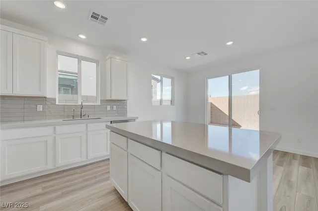 $2,905 | 8484 West Agate Avenue, Las Vegas, NV 89113