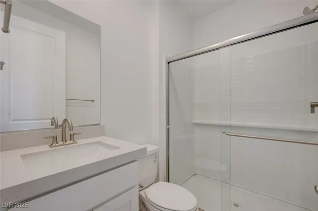 $2,905 | 8484 West Agate Avenue, Las Vegas, NV 89113