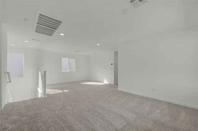 $2,905 | 8484 West Agate Avenue, Las Vegas, NV 89113