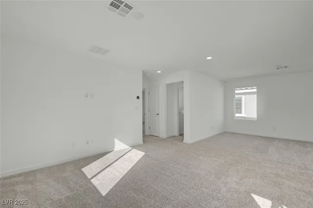 $2,905 | 8484 West Agate Avenue, Las Vegas, NV 89113