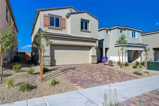 $2,905 | 8484 West Agate Avenue, Las Vegas, NV 89113