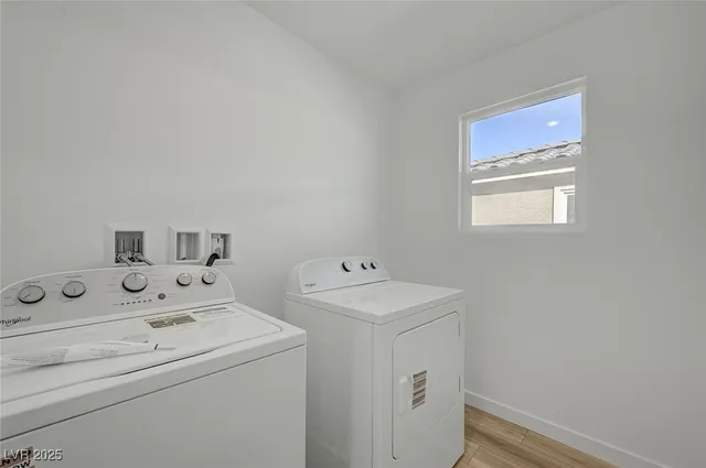 $2,905 | 8484 West Agate Avenue, Las Vegas, NV 89113