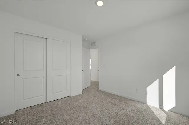 $2,905 | 8484 West Agate Avenue, Las Vegas, NV 89113