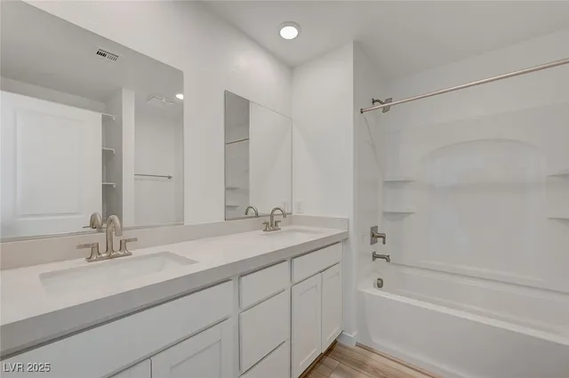 $2,905 | 8484 West Agate Avenue, Las Vegas, NV 89113