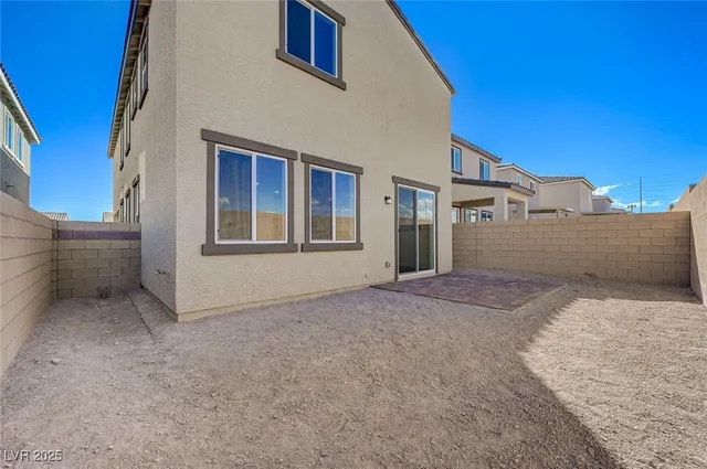 $2,905 | 8484 West Agate Avenue, Las Vegas, NV 89113