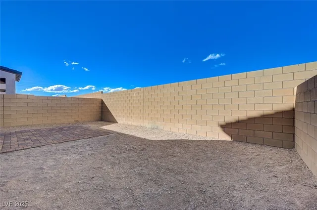 $2,905 | 8484 West Agate Avenue, Las Vegas, NV 89113