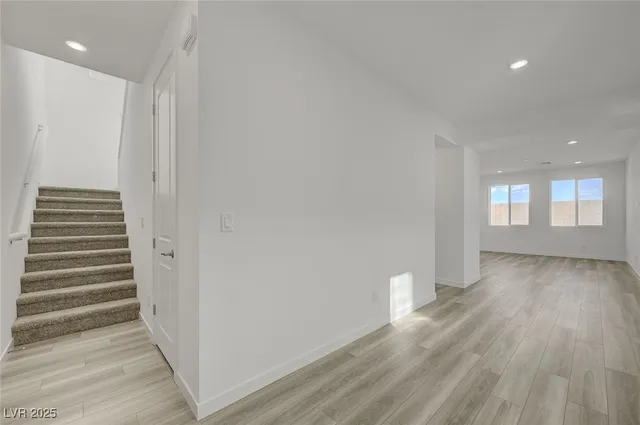 $2,905 | 8484 West Agate Avenue, Las Vegas, NV 89113