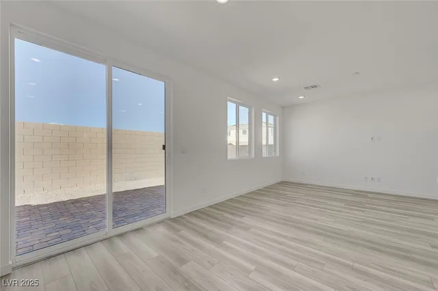 $2,905 | 8484 West Agate Avenue, Las Vegas, NV 89113