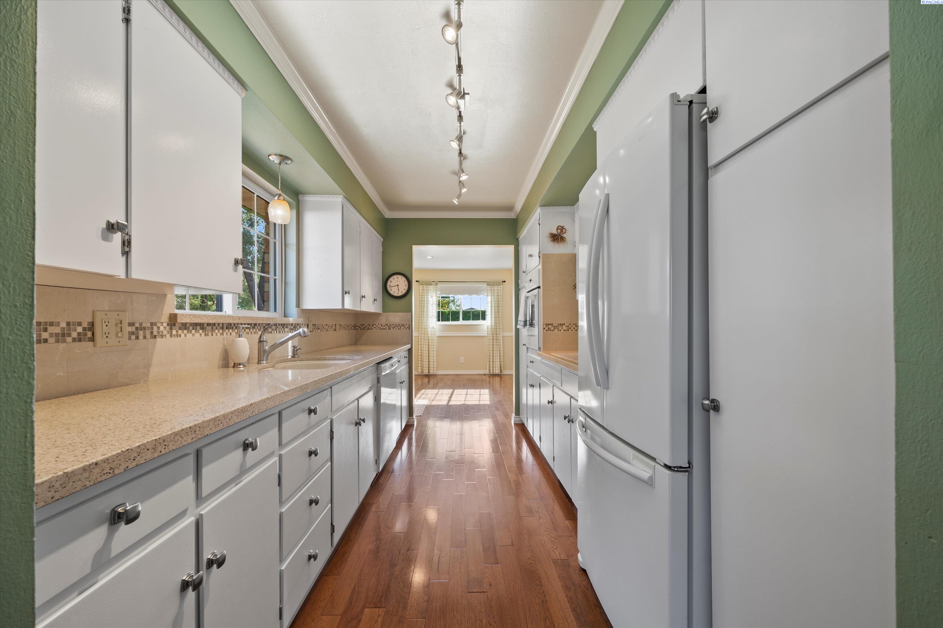 180001 Robertson Road Grandview, WA 98930 - Photo 22 of 47 Gallery Image 22