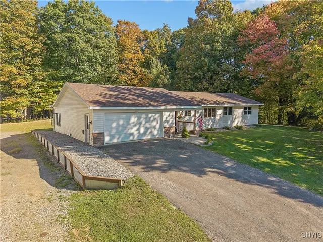 $369,000 | 50 West Myers Road, Minetto, NY 13126