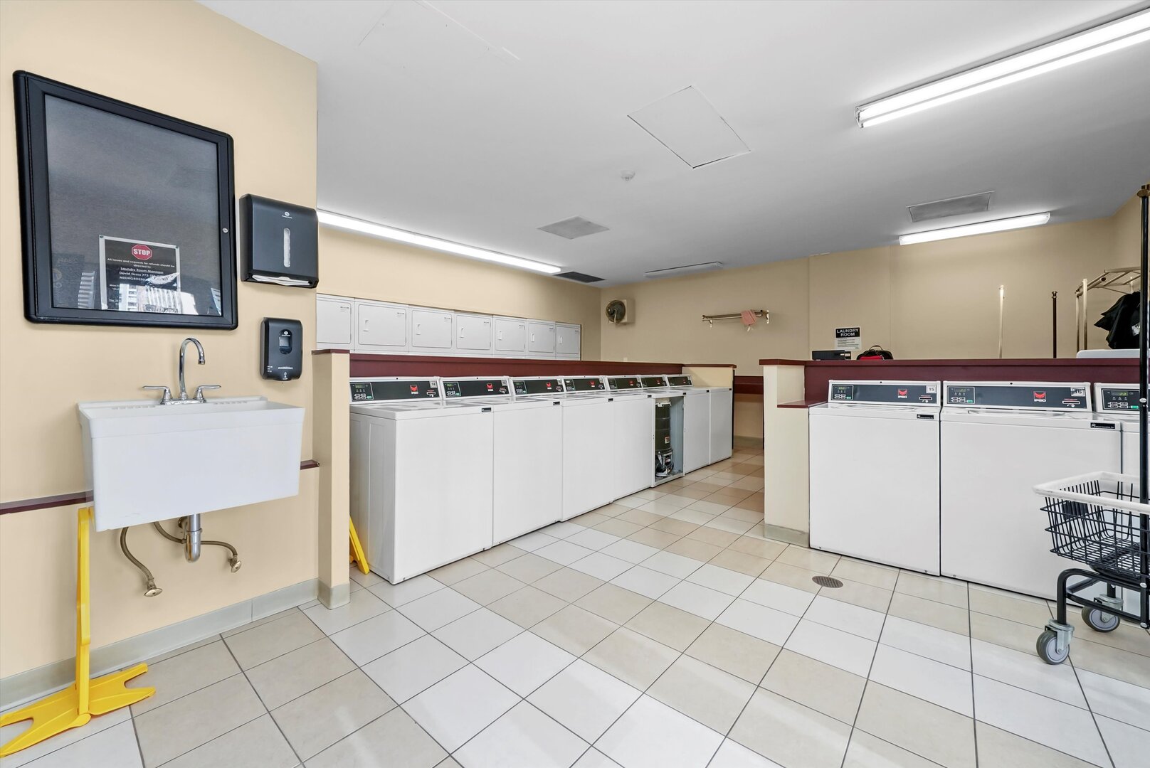 30 East Huron Street, Unit 1106 Chicago, IL 60611 - Photo 30 of 36