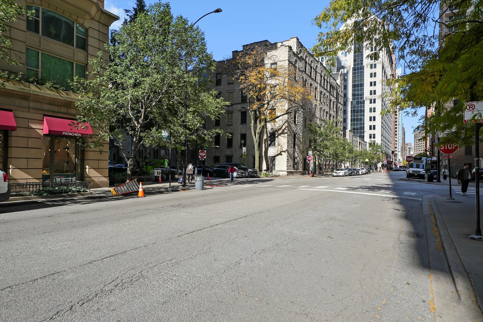 30 East Huron Street, Unit 1106 Chicago, IL 60611 - Photo 32 of 36