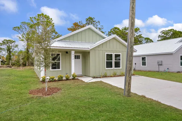 $1,800 | 972 West 9th Street, St. Augustine, FL 32084