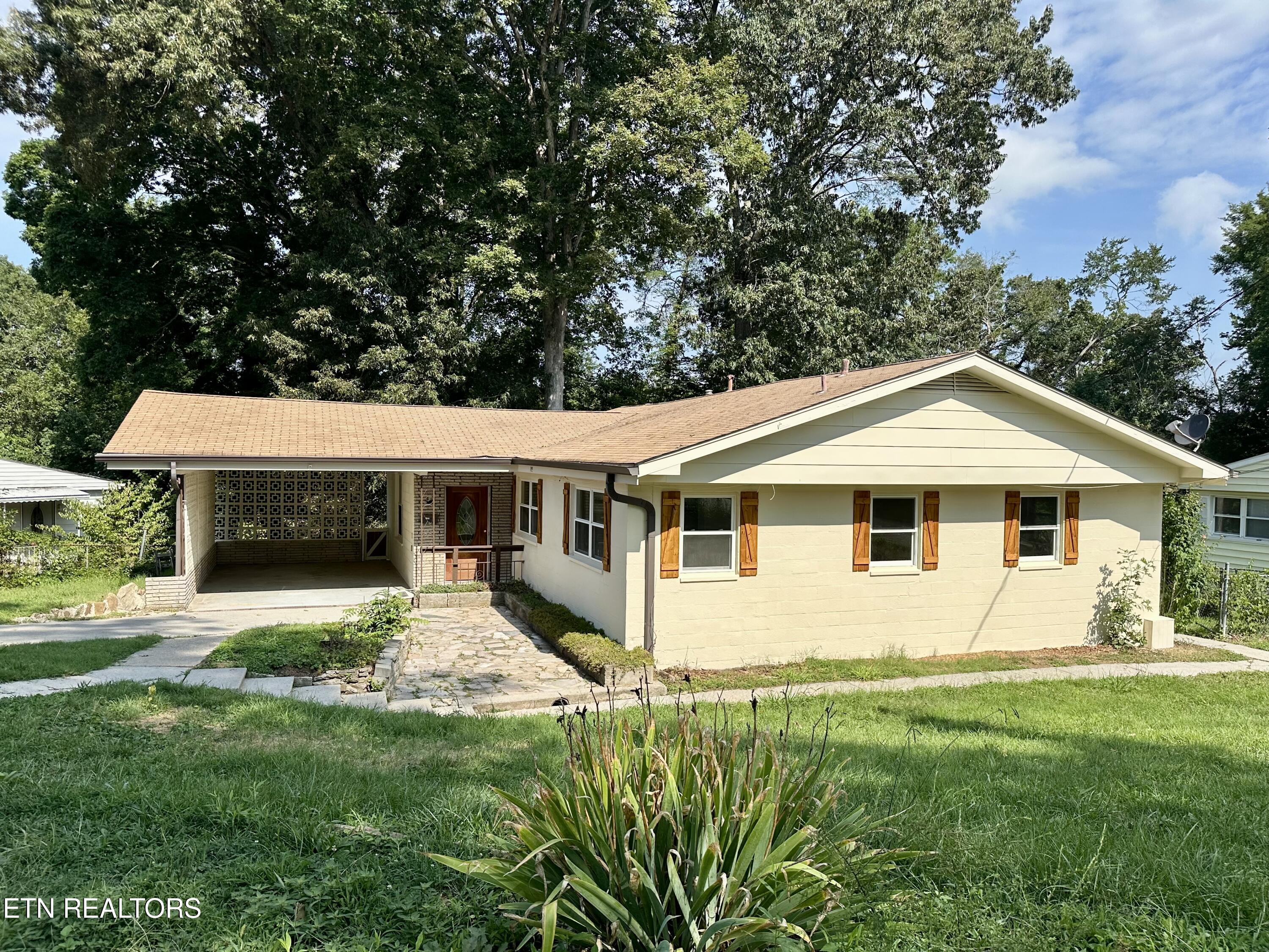 109 Nasson Lane Oak Ridge, TN 37830 - Photo 2 of 18 IMG_7233