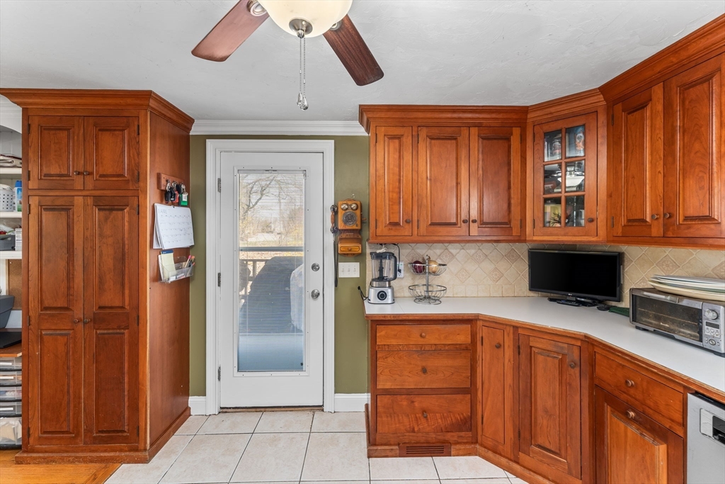 86 Whitney Street Northborough, MA 01532 - Photo 6 of 28