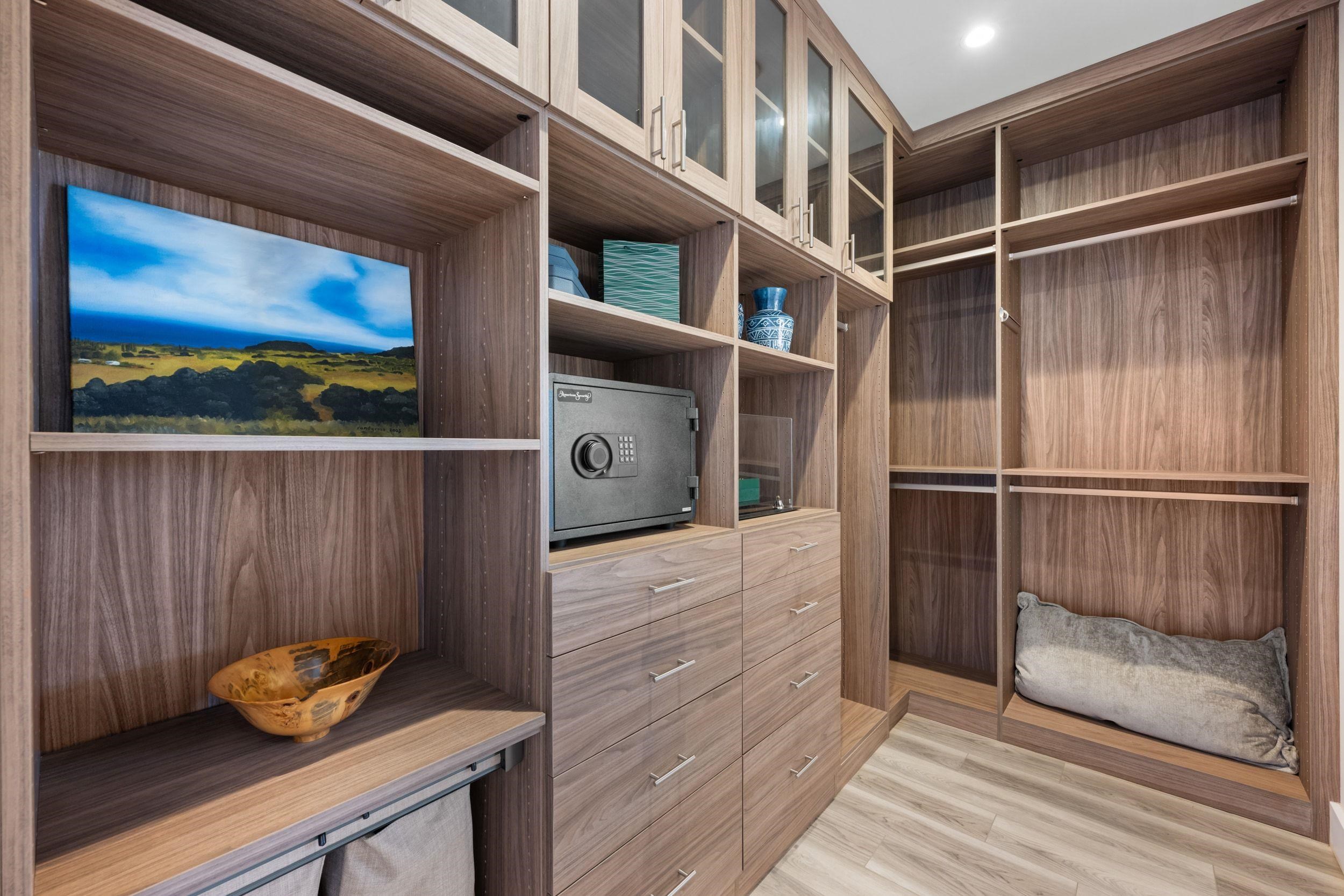 300 Mahana Ridge Street Lahaina, HI 96761 - Photo 25 of 50 a view of a hallway with wooden floor and front door