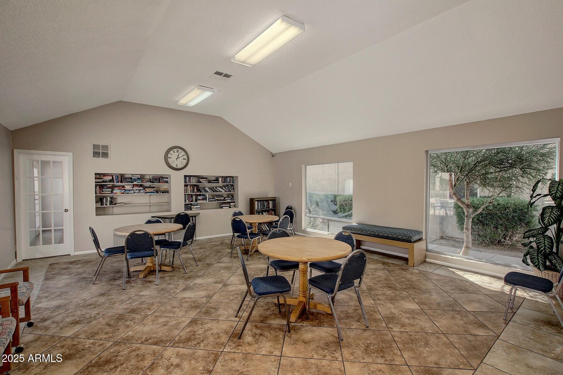 5525 East Thomas Road, Unit M12 Phoenix, AZ 85018 - Photo 40 of 42 Community Room