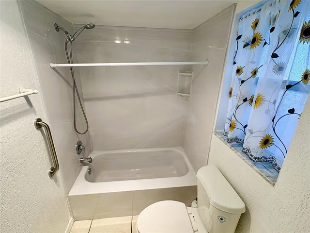 $1,400 | 8130 Sunrise Lakes Boulevard, Unit 308, Sunrise, FL 33322