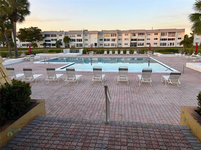 $1,400 | 8130 Sunrise Lakes Boulevard, Unit 308, Sunrise, FL 33322