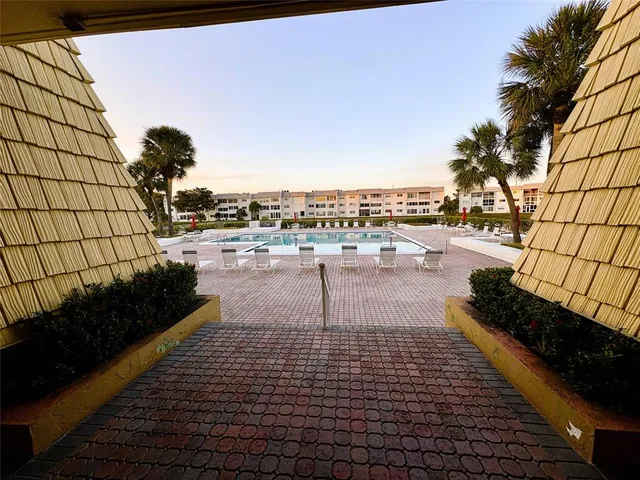 $1,400 | 8130 Sunrise Lakes Boulevard, Unit 308, Sunrise, FL 33322