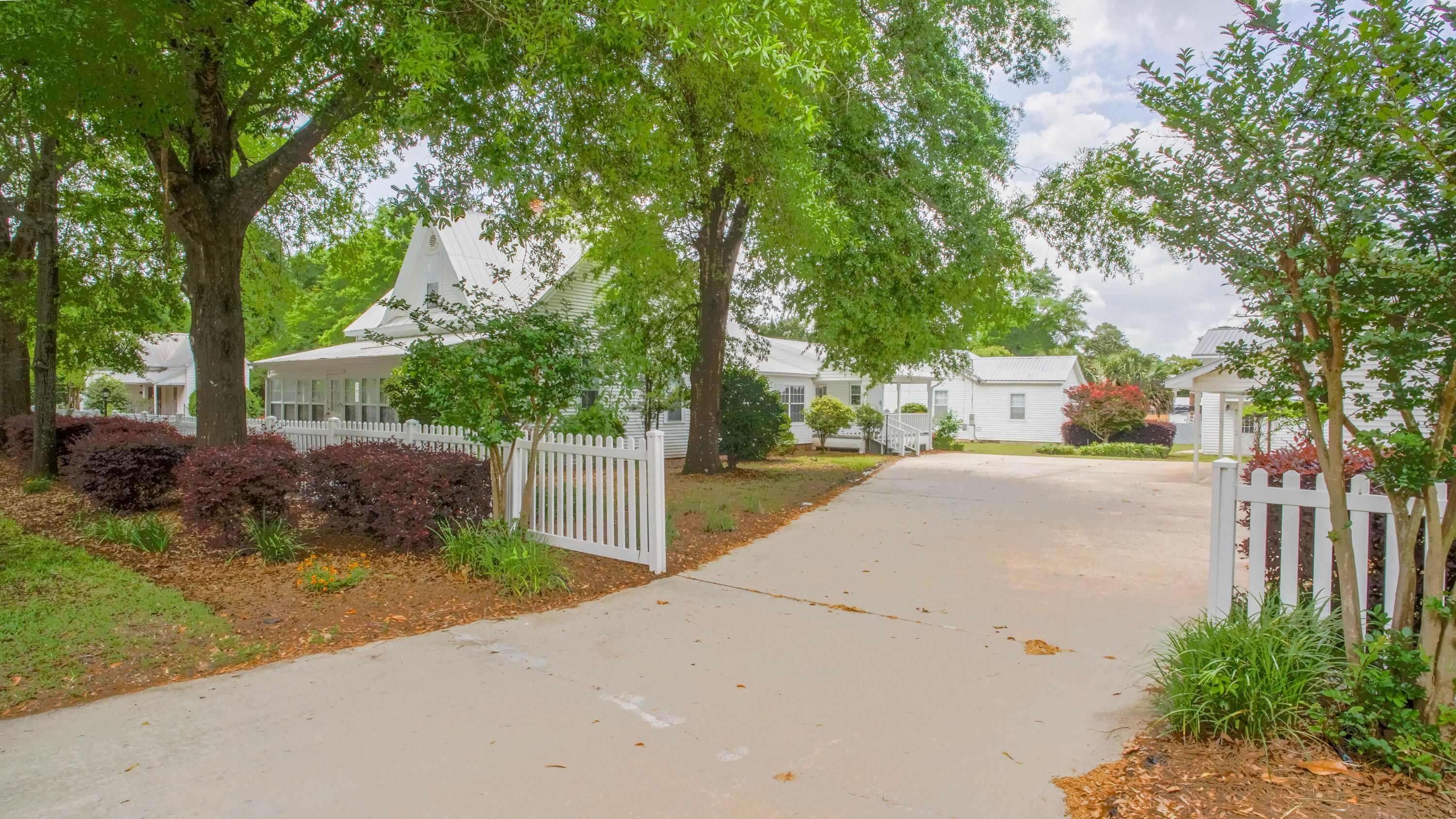 270 South 12th Street DeFuniak Springs, FL 32435 - Photo 2 of 57 Back yard entrance