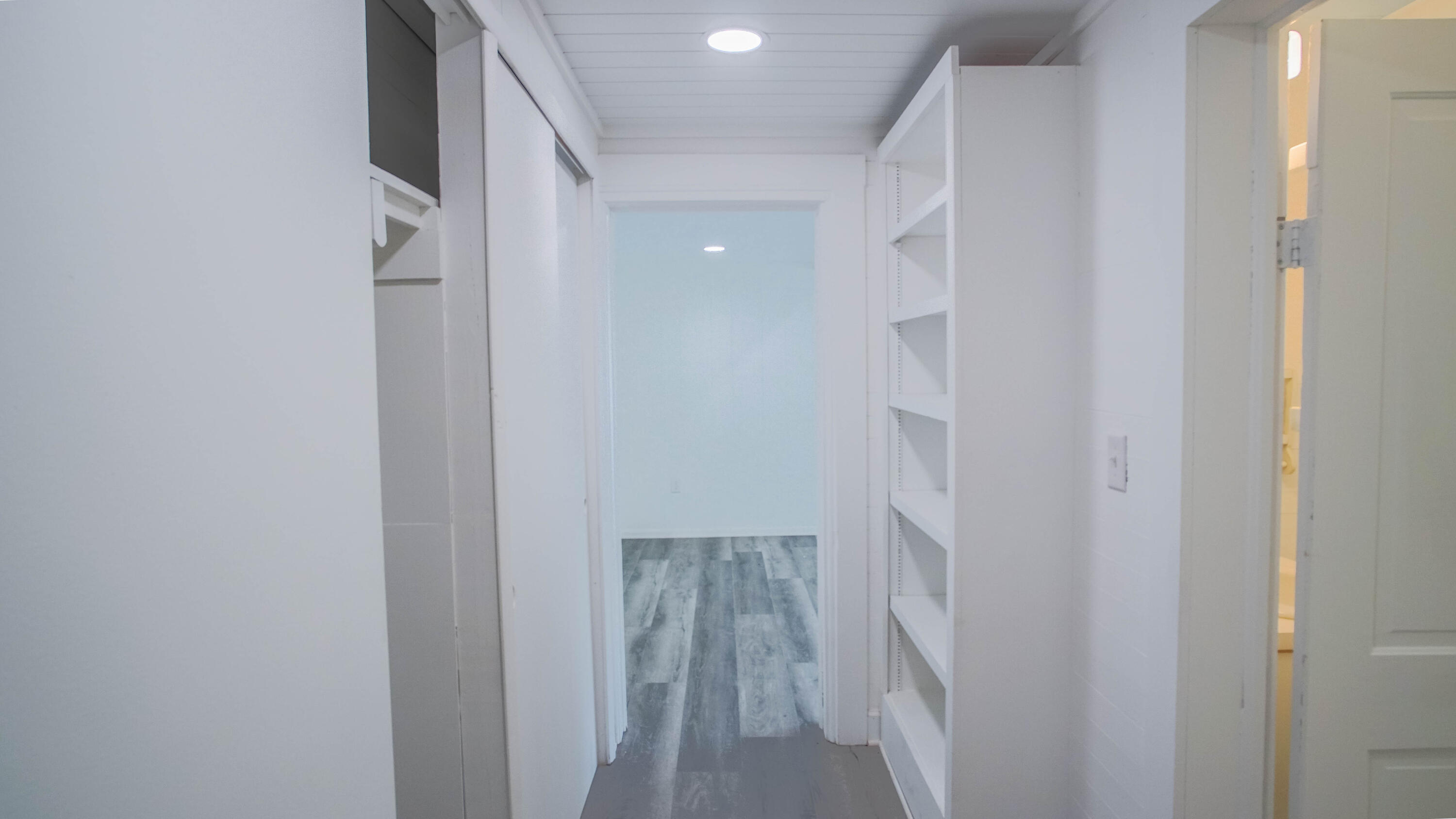 270 South 12th Street DeFuniak Springs, FL 32435 - Photo 46 of 57 a view of walk in closet