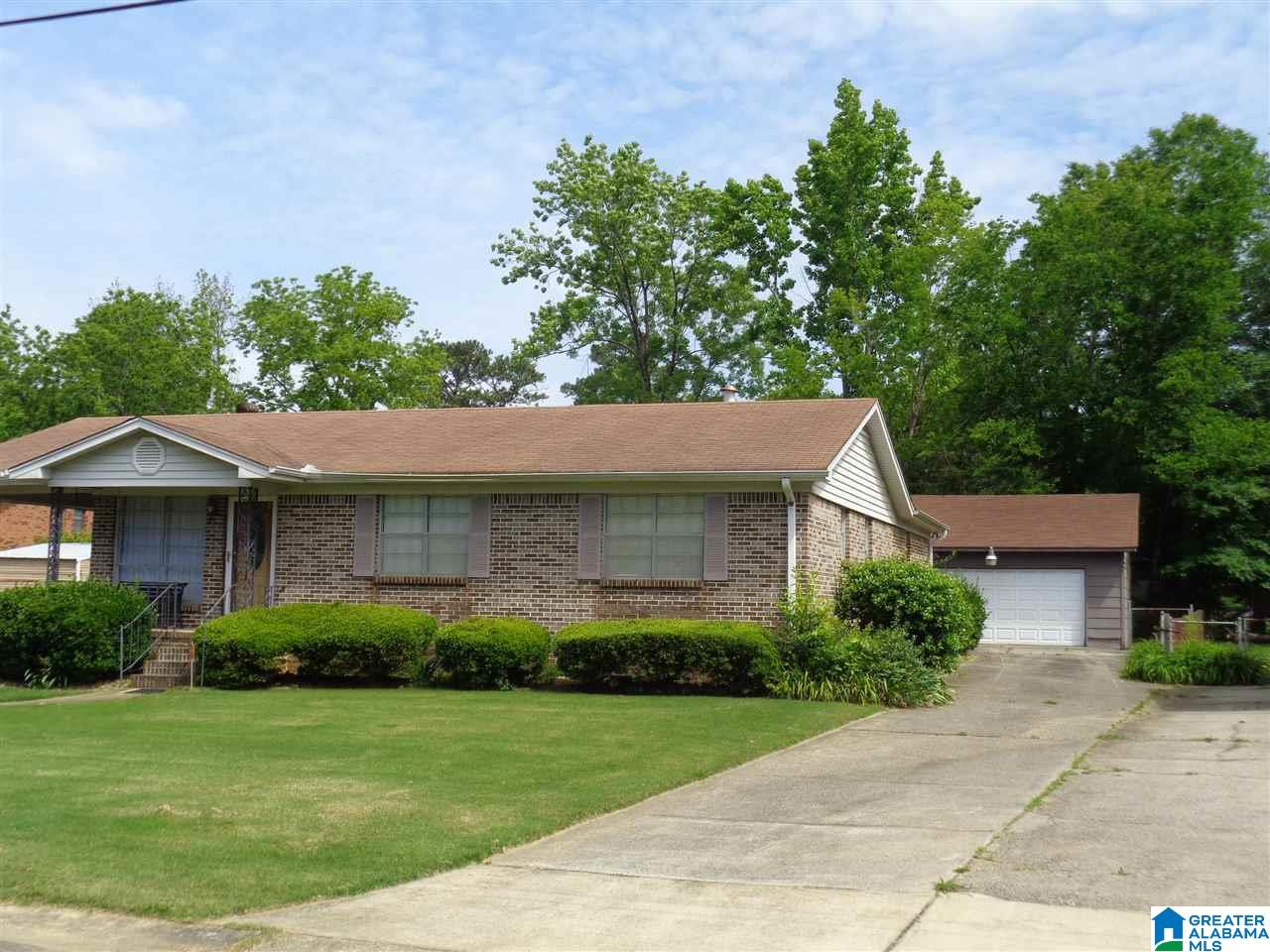 320 Ivy Avenue Bessemer, AL 35023 - Photo 3 of 24