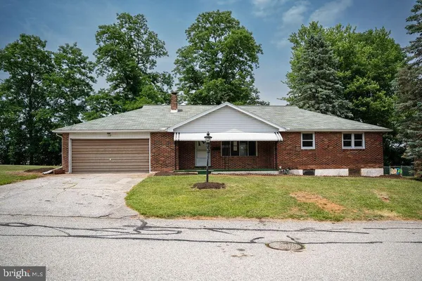 $319,900 | 117 East Clearview Drive, Shrewsbury, PA 17361