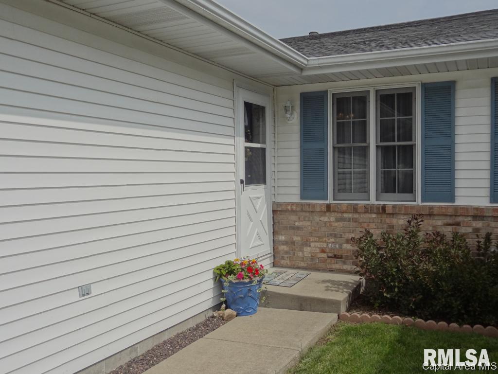 2001 Halifax Drive Springfield, IL 62703 - Photo 2 of 17