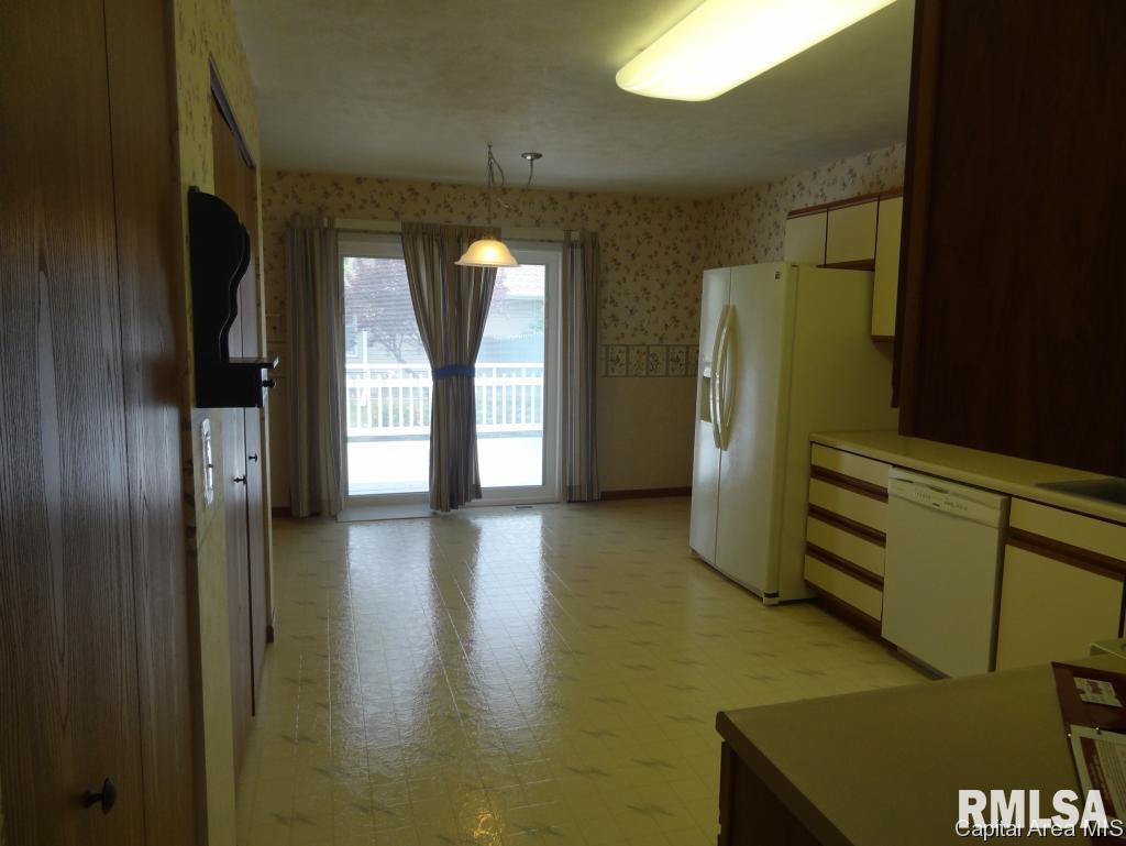 2001 Halifax Drive Springfield, IL 62703 - Photo 4 of 17