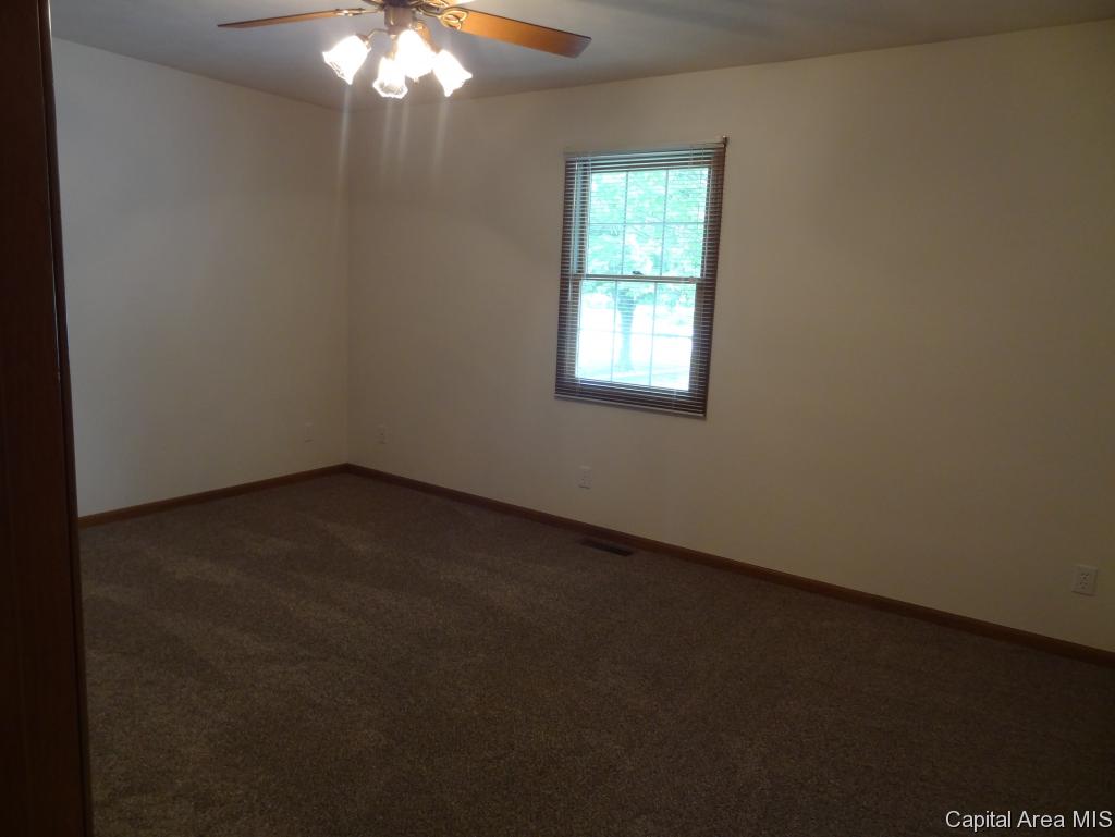 2001 Halifax Drive Springfield, IL 62703 - Photo 7 of 17