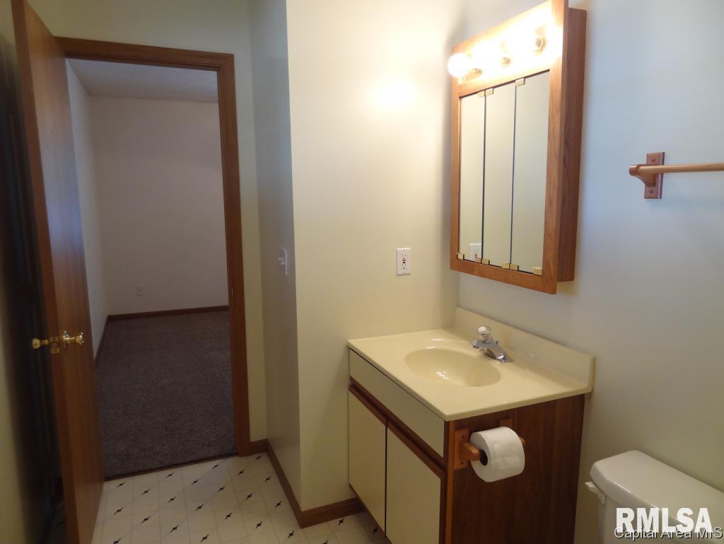 2001 Halifax Drive Springfield, IL 62703 - Photo 9 of 17