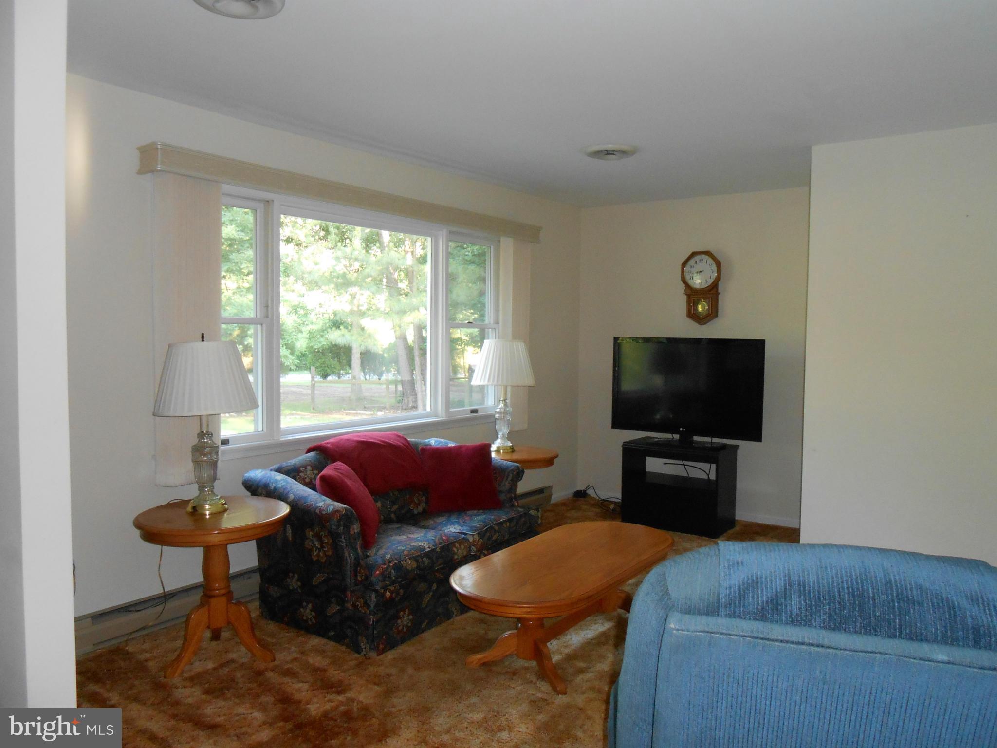 20454 Chingville Road Leonardtown, MD 20650 - Photo 2 of 13 Living Room