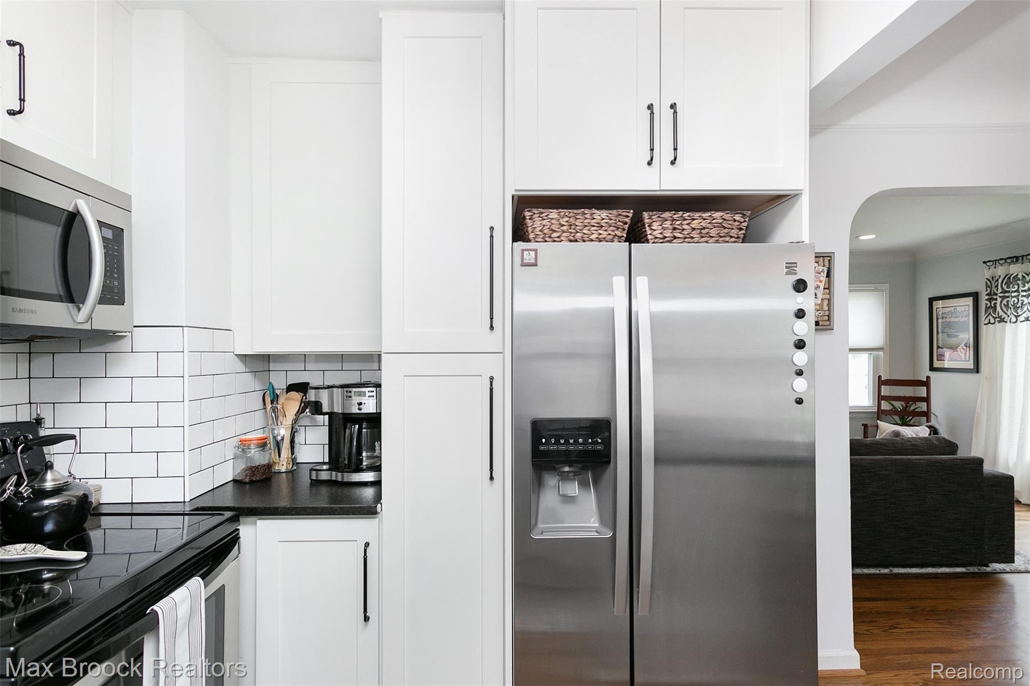 1185 Columbia Road Berkley, MI 48072 - Photo 8 of 30 Columbia-14.jpg