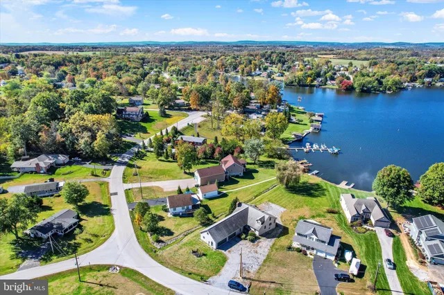 $975,000 | 400 Lake Meade Drive, East Berlin, PA 17316