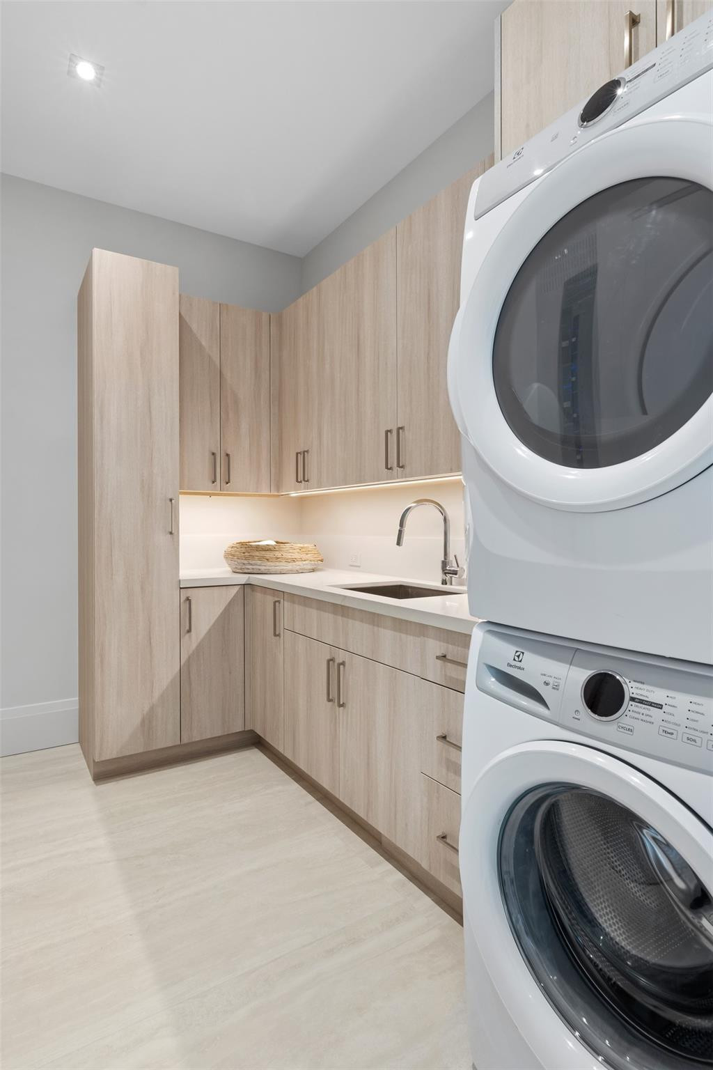 32 Seneca Road Fort Lauderdale, FL 33308 - Photo 69 of 93 Downstairs Laundry